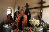 В часовне у могилок убиенных братий