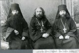 Иеромонах Никон (справа)
