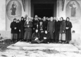 Епископ Онисифор (Пономарев), иеромонах Рафаил, иеросхимонах Мелетий (Бармин) с прихожанами у Благовещенского храма
&nbsp;