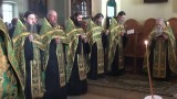 Малая вечерня с акафистом у раки прп. Амвросия в Введенском соборе