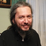   конце июля Оптину Пустынь посетил архимандрид Давид из монастыря Св. Давида, расположенного на греческом острове Эвиа. Отец Давид любезно согласился рассказать нам об истории монастыря, о старце Якове, рядом с которым прожил около двух лет, поделился своими впечатлениями о России и Оптиной Пустыни.