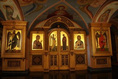 Нижний храм в честь Собора архангела Михаила. Оптина Пустынь